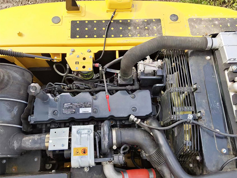 Komatsu PC200