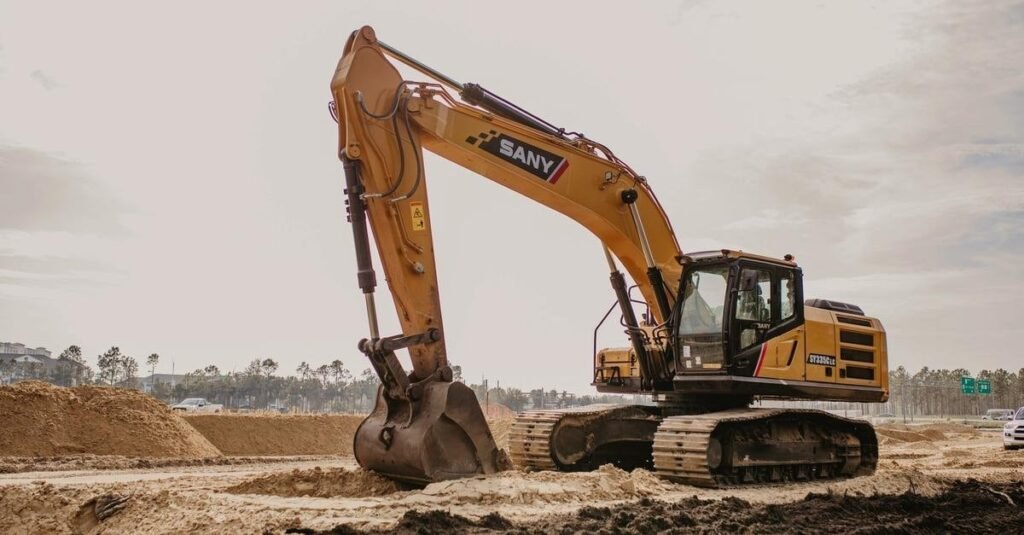 ABOUT 10 Types of Earthmoving Equipment