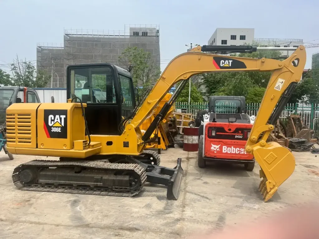 How to Determine the Best Price for a Mini Excavator? 1 caterpillar 306E