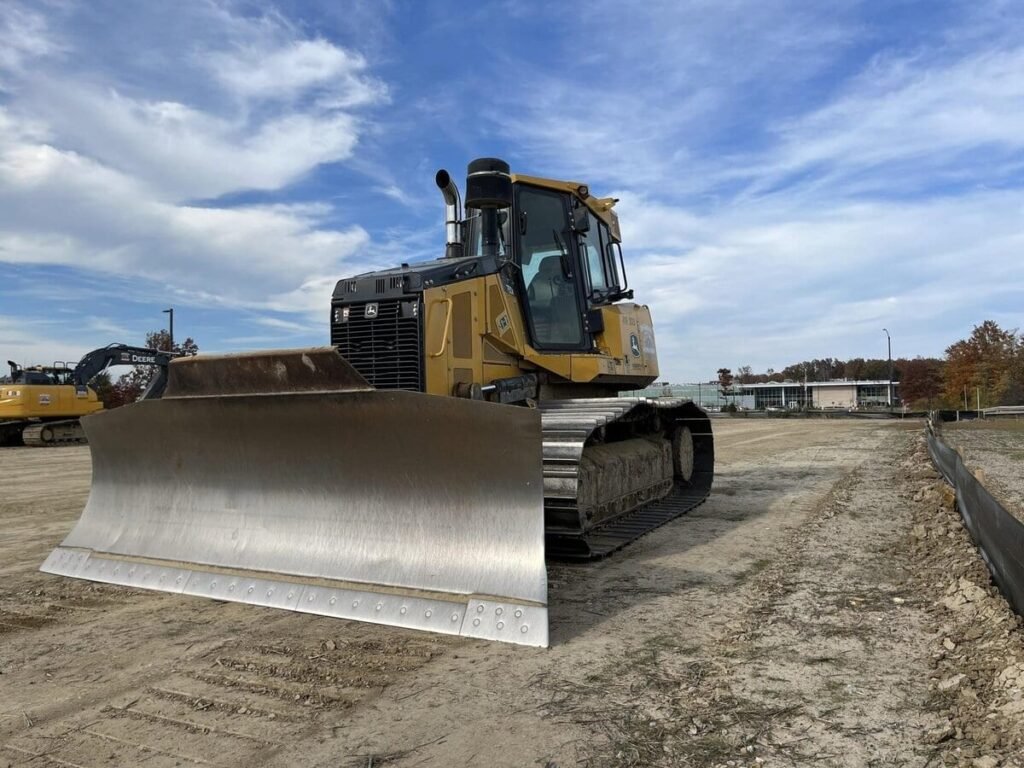 Which Bulldozer Types is Best for Your Project? 3 bulldozer types5